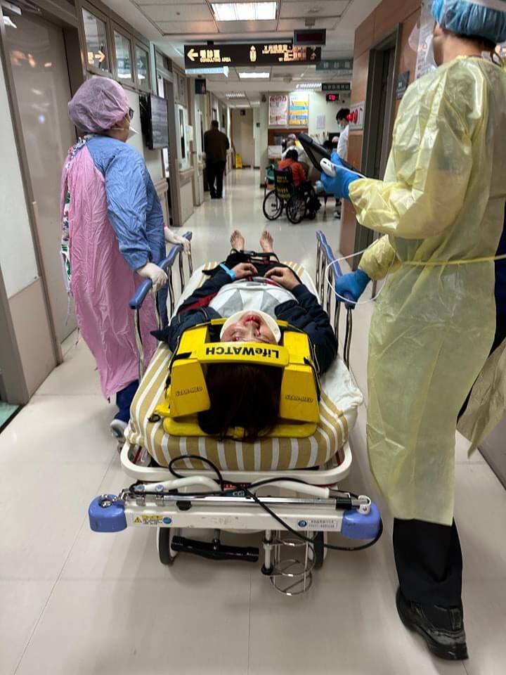 華視主播宋燕旻車禍傷勢曝光。(翻攝臉書)