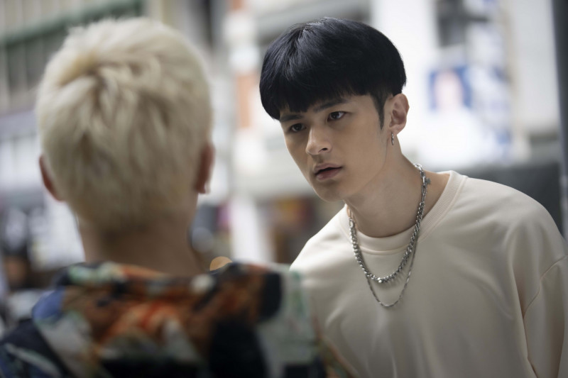 新生代偶像原子少年出身的羅奕傑，演出《師大公園地下社會》。（阿榮影業提供）