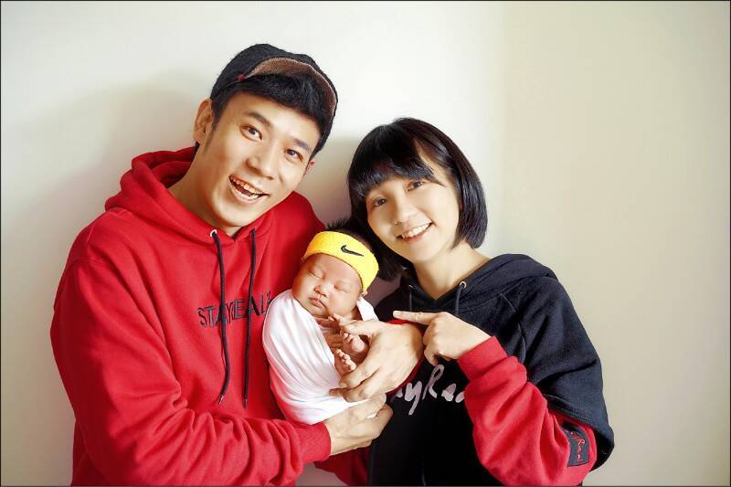 香蕉哥哥於2019年12月順利迎來兒子「小新」。（圈圈兒童音樂提供）