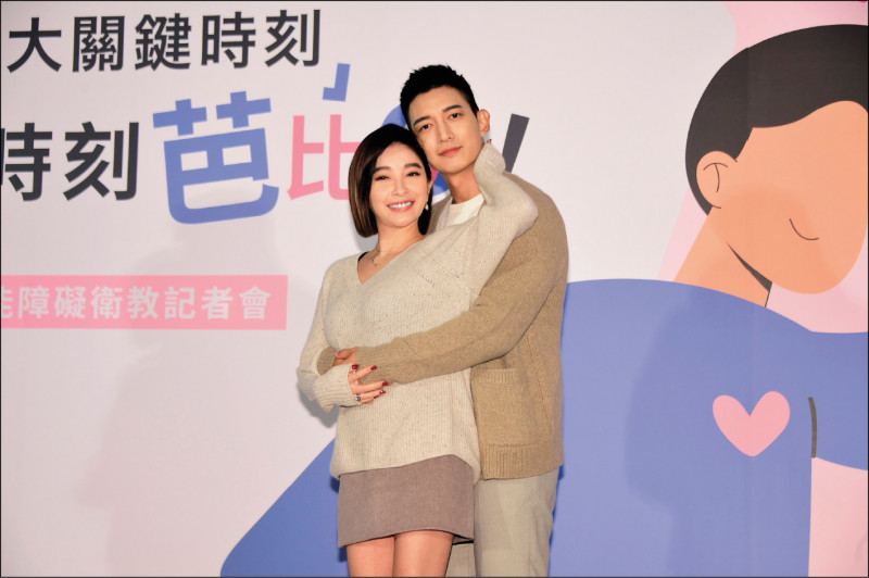 許維恩（左）與王家梁期盼多時，終於做人成功。（資料照）