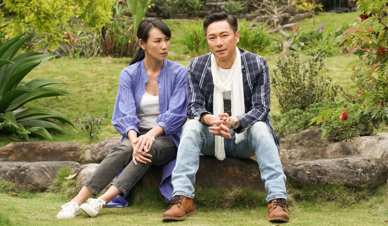 張本渝（左）與謝祖武在《婚姻結業式》多年後再相遇，勾起過去對彼此之間的感情。（中天綜合台提供）
