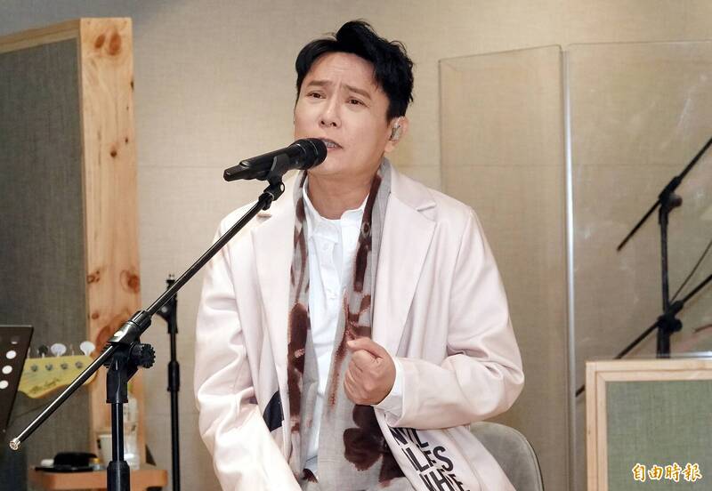 歌迷希望張信哲唱到80歲，他回答：我盡量。（記者潘少棠攝）