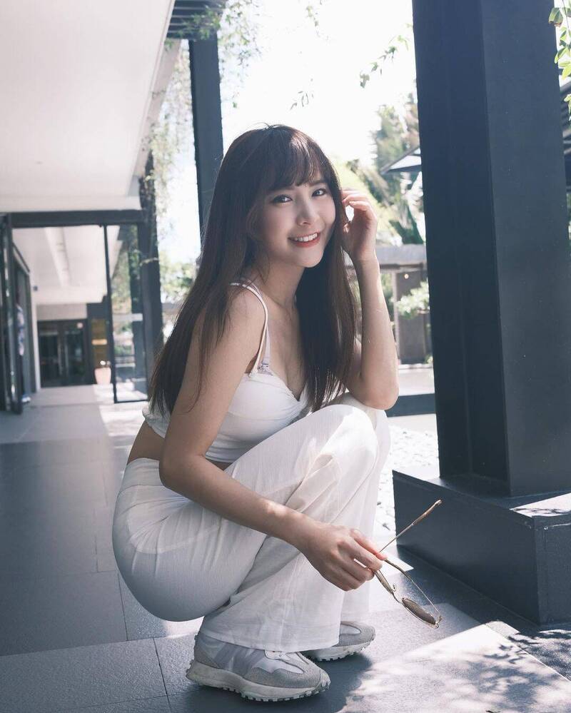 孟潔好身材一覽無遺。(翻攝自IG)