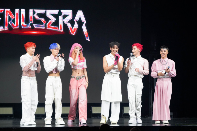 VERA日前舉辦演唱會，左起為孟維、蔡朕、Karencici、Nelson、藍弟、巴比。（踢帕娛樂提供）