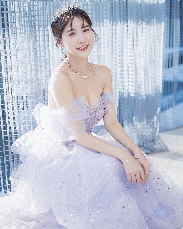 孟潔秀出姣好身材，全網目瞪口呆。（翻攝自IG）