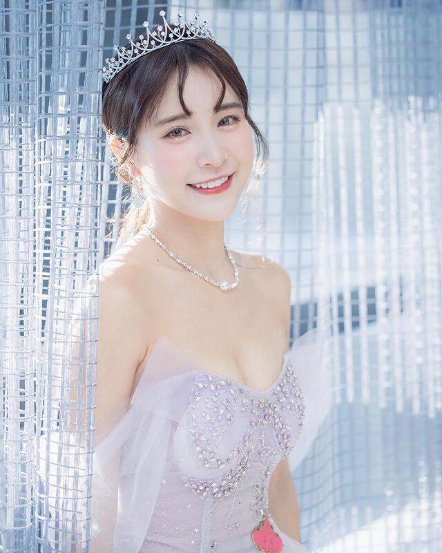 孟潔氣質出眾，彷彿仙女般。（翻攝自IG）