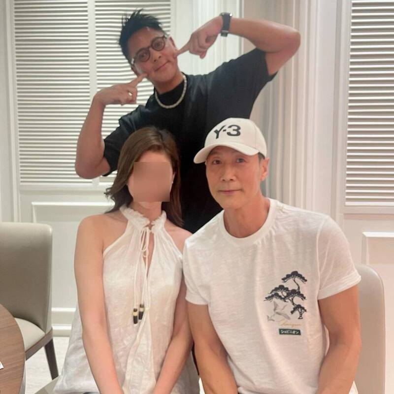 62歲的莫少聰（中）保養得宜比同齡的林國斌（右）看來年輕許多。（星島日報提供）