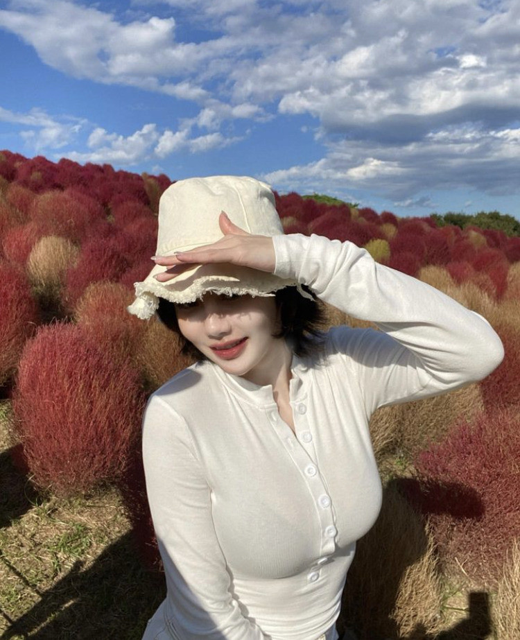 黑萱萱（圖）為圍棋女神黑嘉嘉的親姊姊。（翻攝自IG）