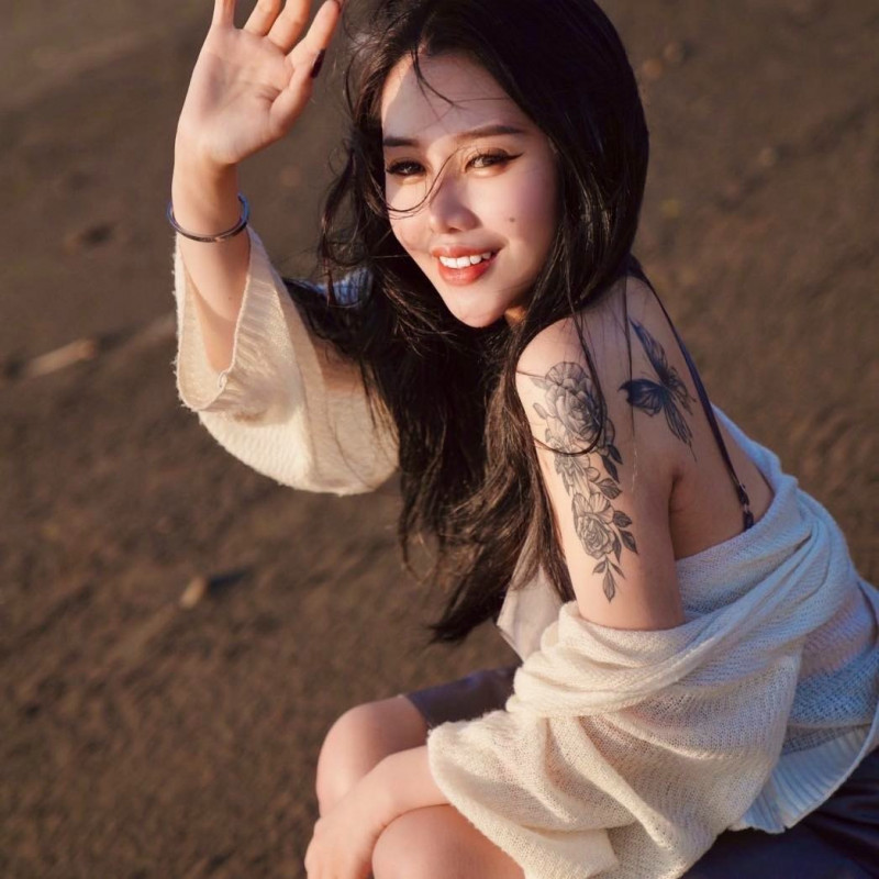 韶瑄身高155公分，卻擁有傲人上圍。（翻攝自IG）