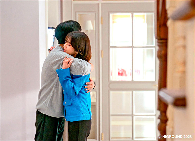 孫浩俊在《我的Happy Ending》和張娜拉（右）演夫妻，卻遭出軌背叛。（HamiVideo提供）