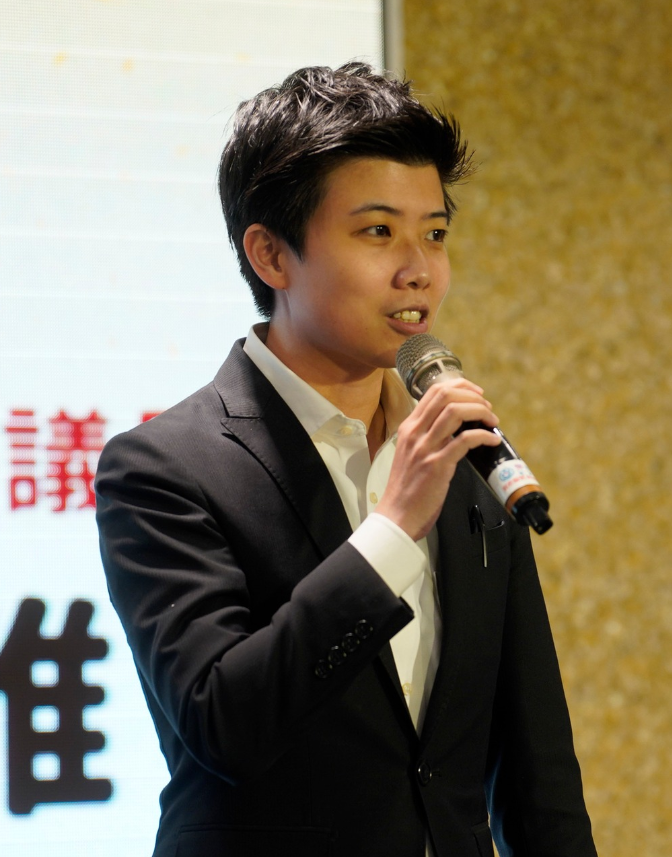 台北市議員苗博雅1月「Super Chat」爽賺破百萬。（翻攝自臉書）