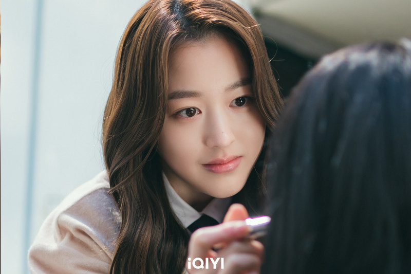 張多雅在《金字塔遊戲》中飾演白夏凜，使壞模樣曝光。（iQIYI國際站提供提供）