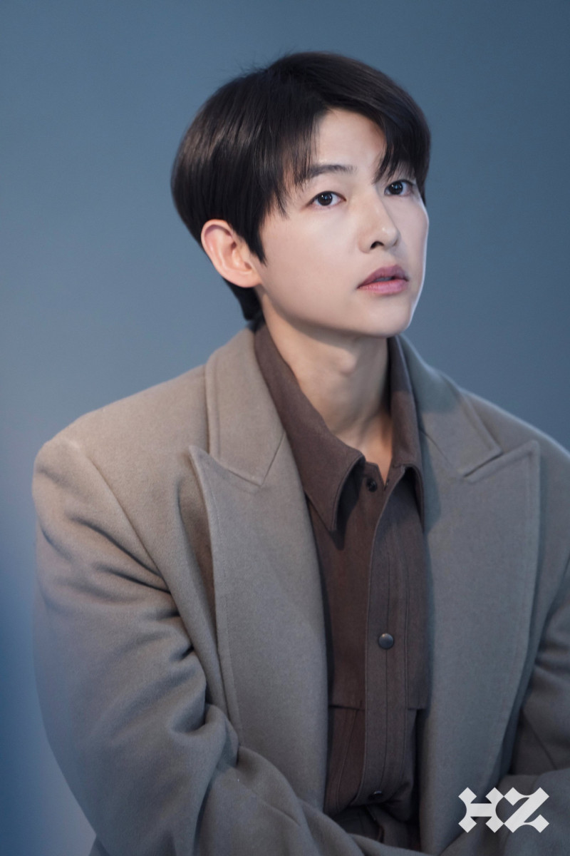 宋仲基升格父親後,仍不斷透過演技挑戰自己。(翻攝自X)