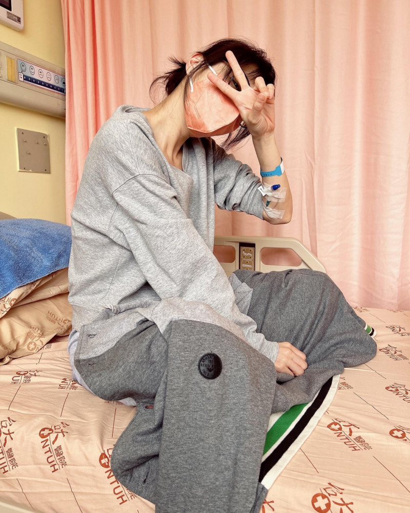 湘瑩進行腎血管肌肉脂肪瘤的「血管栓塞手術」。（翻攝自臉書）