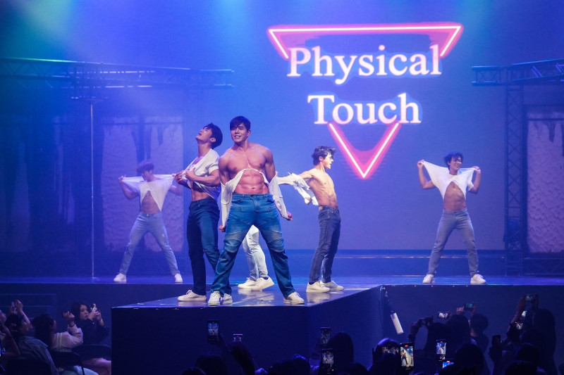 猛男秀《Physical Touch》讓人熱血沸騰。（趣韓國提供）