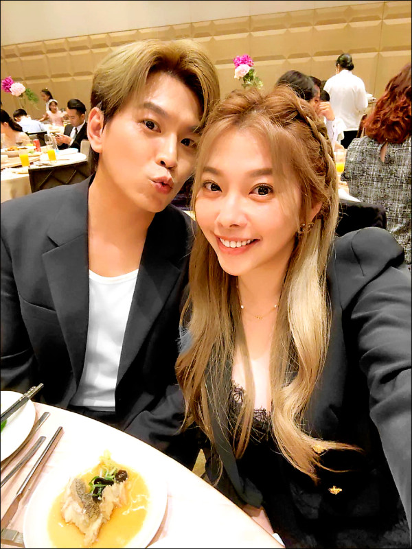 謝京穎婚禮隔天鐵腿仍上工 Mei遺憾沒辦婚宴要阿弟兌現