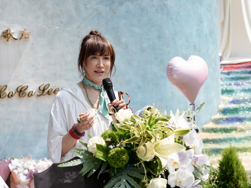李玟的二姊李思林代表致詞。（CoCo李玟家人提供）