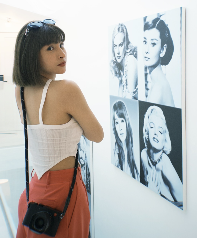 峮峮上圍豐滿，小腹也相當平坦，身材可以說是相當完美。（翻攝自IG）