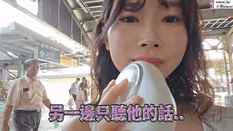 由於小熙中文較為不流利，認為警察逐漸站邊男子。（翻攝自YT）