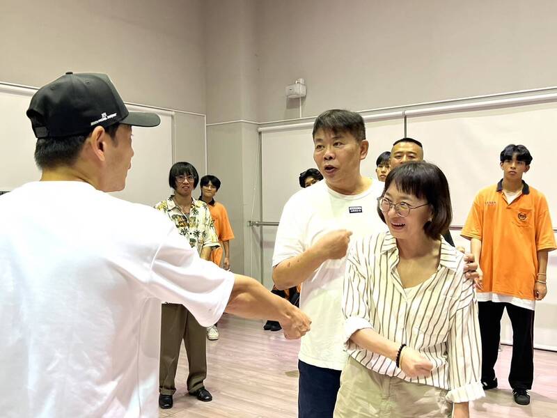 周遊許願90歲進攻大巨蛋！邀大咖演員拼本土版《梁山伯與祝英台》 - 自由娛樂
