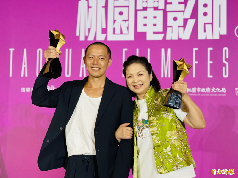 桃園電影節台灣獎得獎名單，由《女神》王肇陽、《春行》楊貴媚分別奪得最佳男、女演員獎。（記者謝武雄攝）