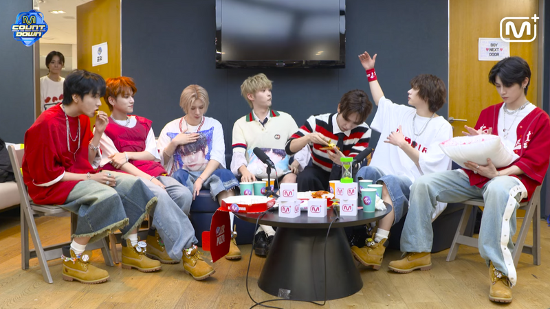 子瑜誤闖BOYNEXTDOOR的直播畫面。（翻攝自YT）