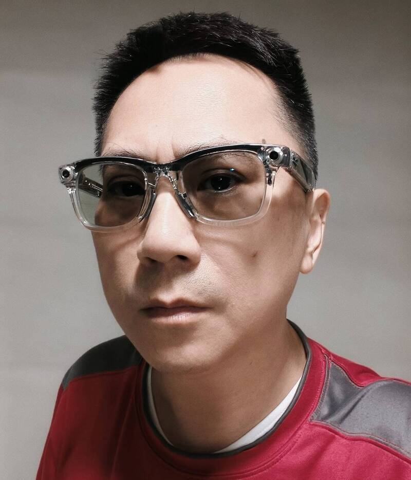 486先生昨再苦勸館長要多讀書。（翻攝自486先生臉書）