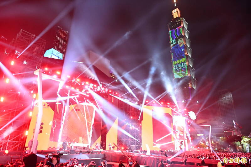 101投影（記者胡舜翔攝）