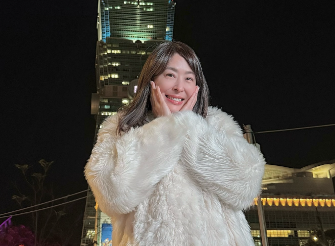 50歲賈永婕曬泳裝照挨轟「愛作秀」 一招回敬酸民被讚爆