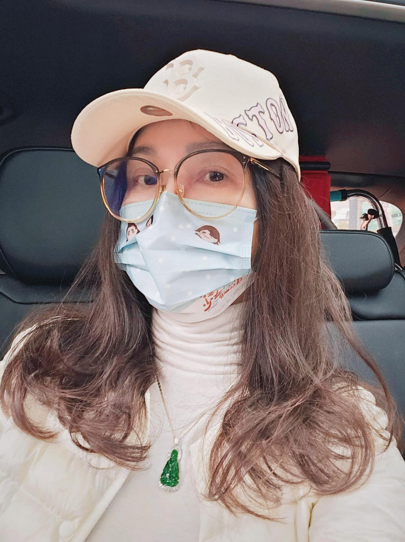 陳美鳳濃妝全卸了！「68歲真實模樣」太驚人 - 自由娛樂