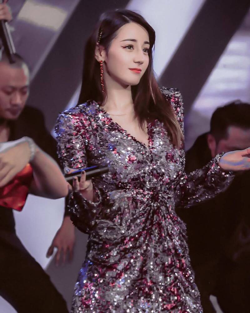 中國女星迪麗熱巴雖然努力耕耘戲劇領域，但目前仍未有代表作。（翻攝自IG）