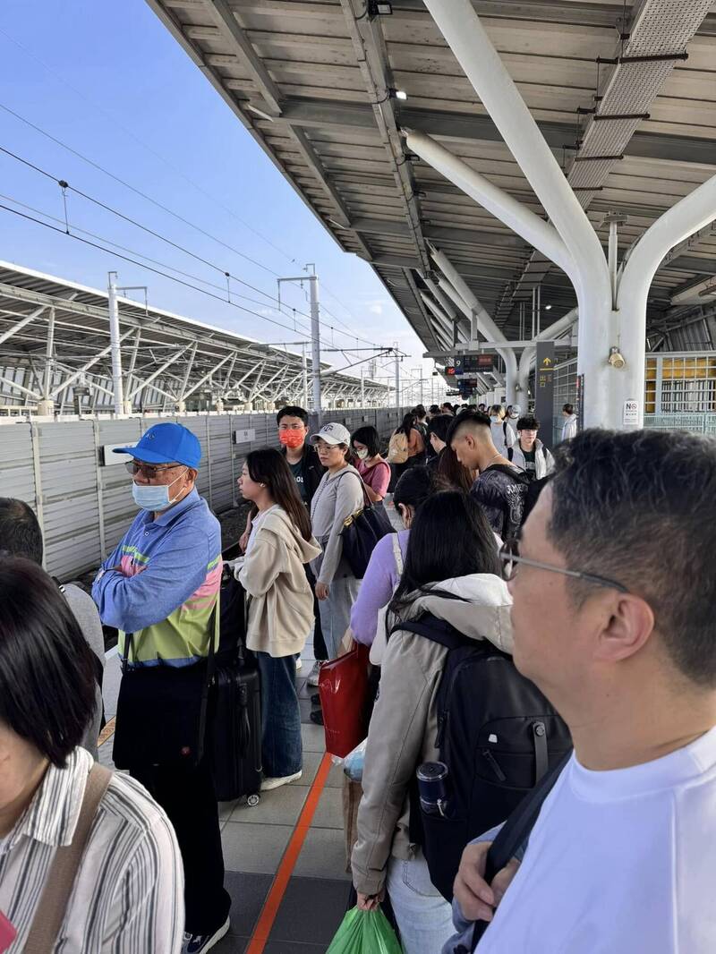 楊月娥擠不上自由座 被女乘客轟下高鐵 - 自由娛樂