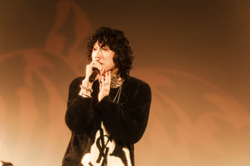 恭喜！楊俊逸向女友求婚成功 宣布雙喜臨門 - 自由娛樂