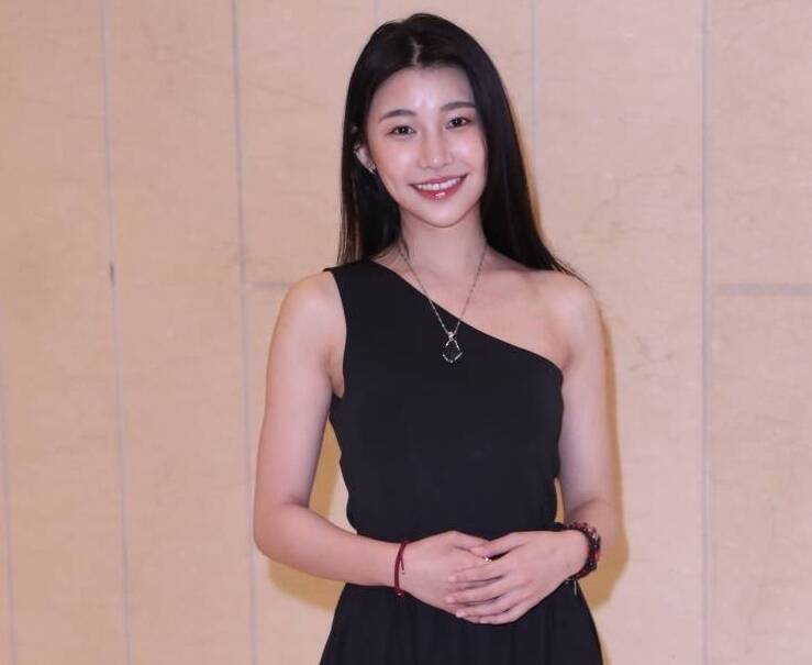 采子甩邱鋒澤何孟遠舊愛 十指緊扣富二代 - 自由娛樂