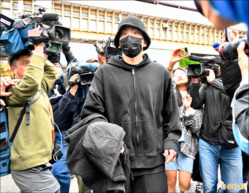 王大陸涉教唆毆人500萬交保  在逃四海幫小阿俊曾收王3萬6紅包 - 自由娛樂