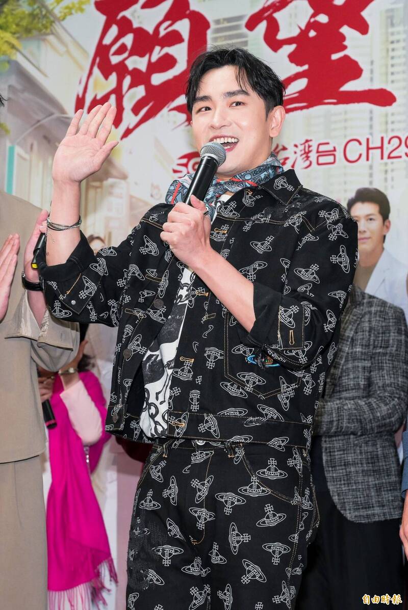 今天恰好是陳謙文的生日，現場粉絲與他一同慶生。（記者王文麟攝）