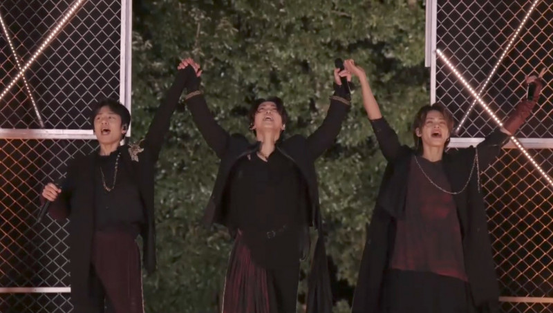 中丸雄一（左起）、龜梨和也、上田龍也最後一次以KAT-TUN身分一起活動。（翻攝自X）