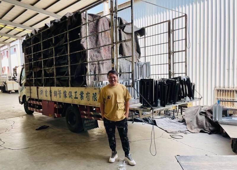 「安嫂」胞弟Allen預告今晚將開直播。（翻攝自臉書）