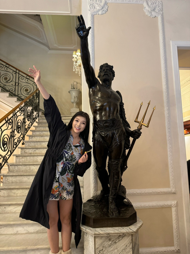 殷琦與老公到羅馬旅行。（伊林娛樂提供）