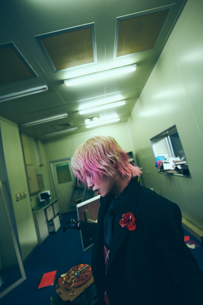 持修拍攝新歌《透明的》MV。（EMI提供）                            