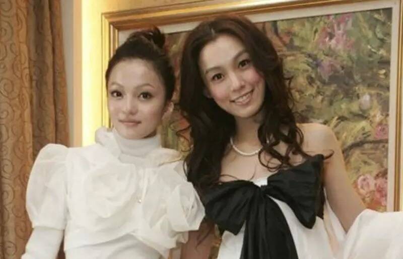 張韶涵（左）當年在福茂曾與范瑋琪情同姐妹的唱出經典曲〈如果的事〉。（翻攝自微博）