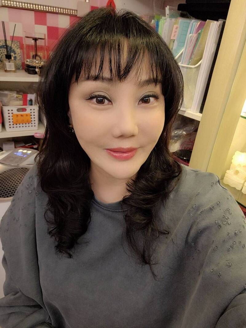 命理師沈嶸通靈解讀兩人關係。（沈嶸提供）