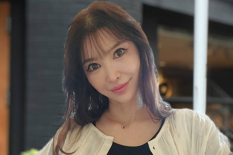 54歲AV女優浴火重生 引退15年後「傳說復活」