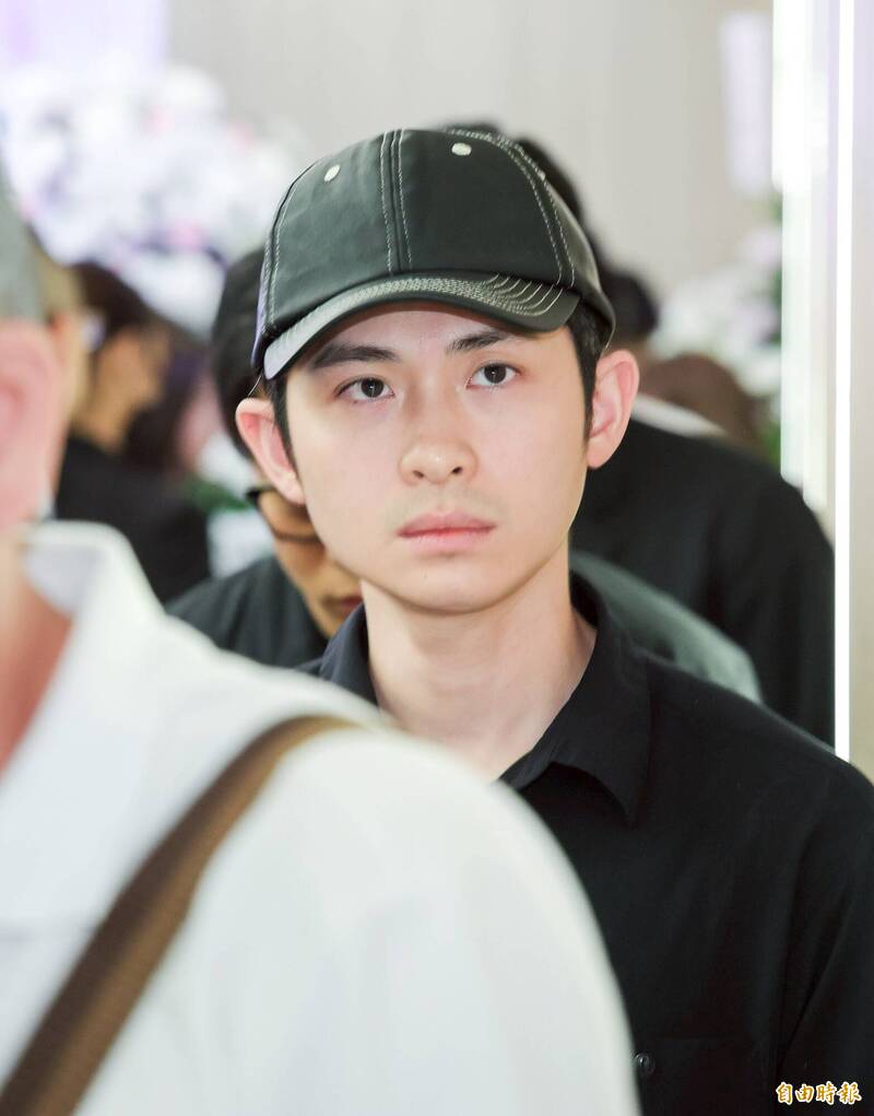 天殘31歲離世…今告別式 緋聞男友賀瓏現身了 - 自由娛樂