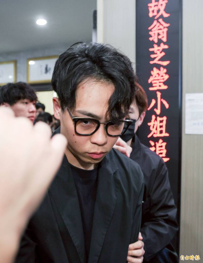 天殘31歲離世…今告別式 緋聞男友賀瓏現身了