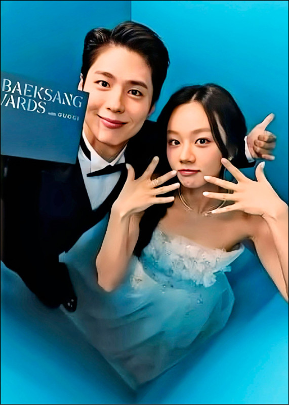 〈韓國百想61亮點一次看》朱智勛、金泰梨奪戲王戲后  影帝后獎落曹政奭、全道嬿