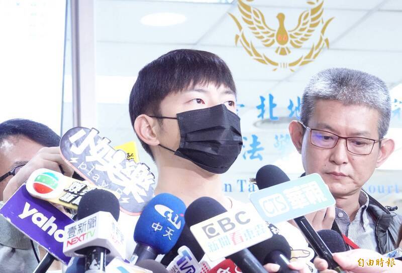 宥勝傳離婚搬離台中農宅  昔不堪被擾圍帆布牆遮羞
