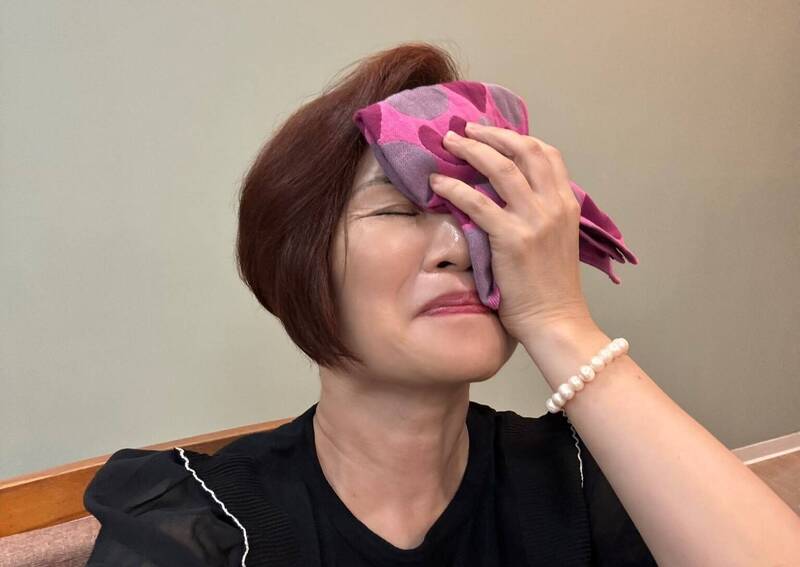 楊月娥痛苦畫面曝光。(翻攝自楊月娥臉書)