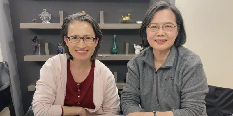 超猛！Podcaster「敏迪選讀」登記結婚 證婚人是蔡英文+蕭美琴