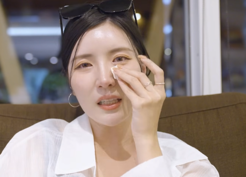 南珉貞談到媽媽罹癌一事忍不住落淚。（翻攝自YT）